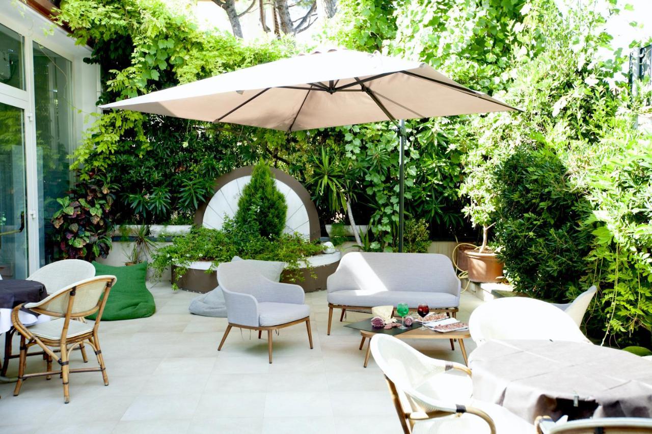 Hotel Maestri Riccione Exterior foto